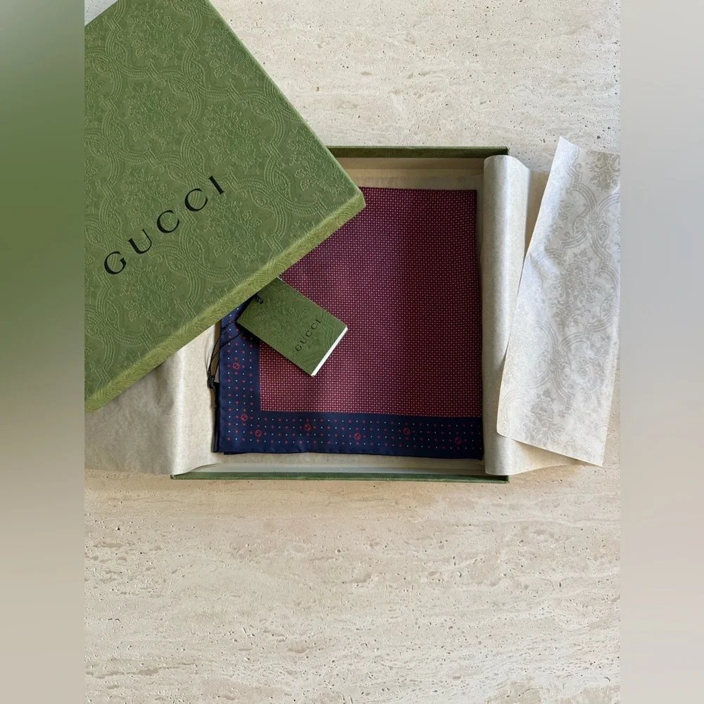 NWT Gucci GG DIAMONDS SILK SQUARE SCARF UNISEX❤️